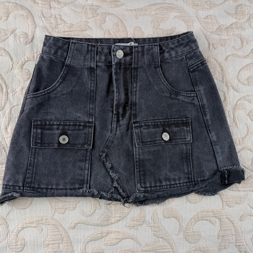 Sky and Sparrow Black Denim Cargo Mini Skirt Frayed Hem Size S